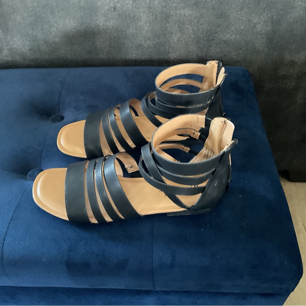 Black Strappy Women's Gladiator Sandals with Back Zip